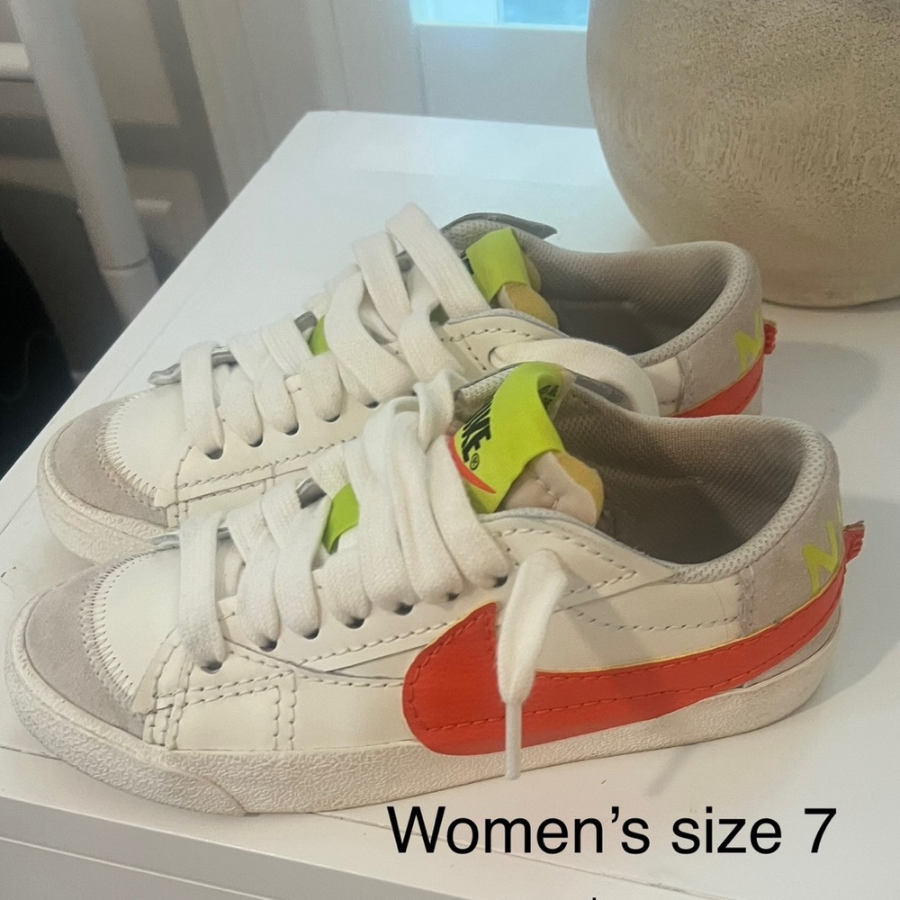 Women's NIKE White and Orange Sneakers - Size 7